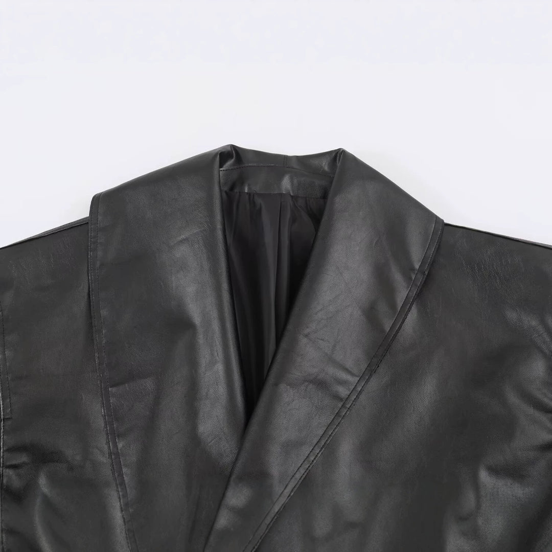 Damen Kurzer Kunstleder-Blouson mit übergroßem Schalkragen und Taillenriemen Echo Archiv