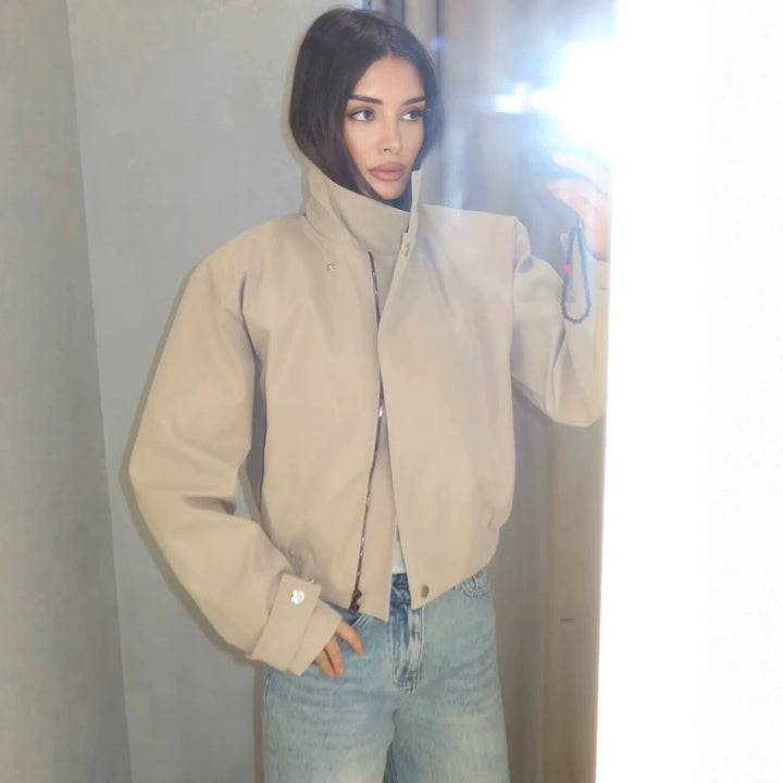 Damen Kurzblouson mit hohem Stehkragen, elastischem Bund und verdeckter Druckknopfleiste Echo Archiv