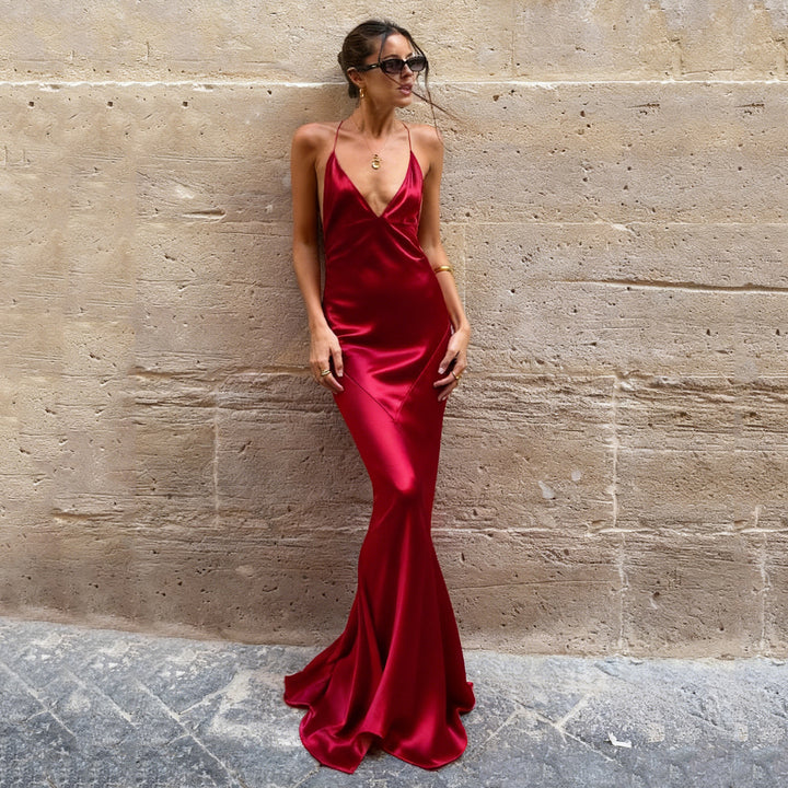 Damen elegantes Maxikleid mit tiefem V-Ausschnitt und fließendem Stoff Echo Archiv