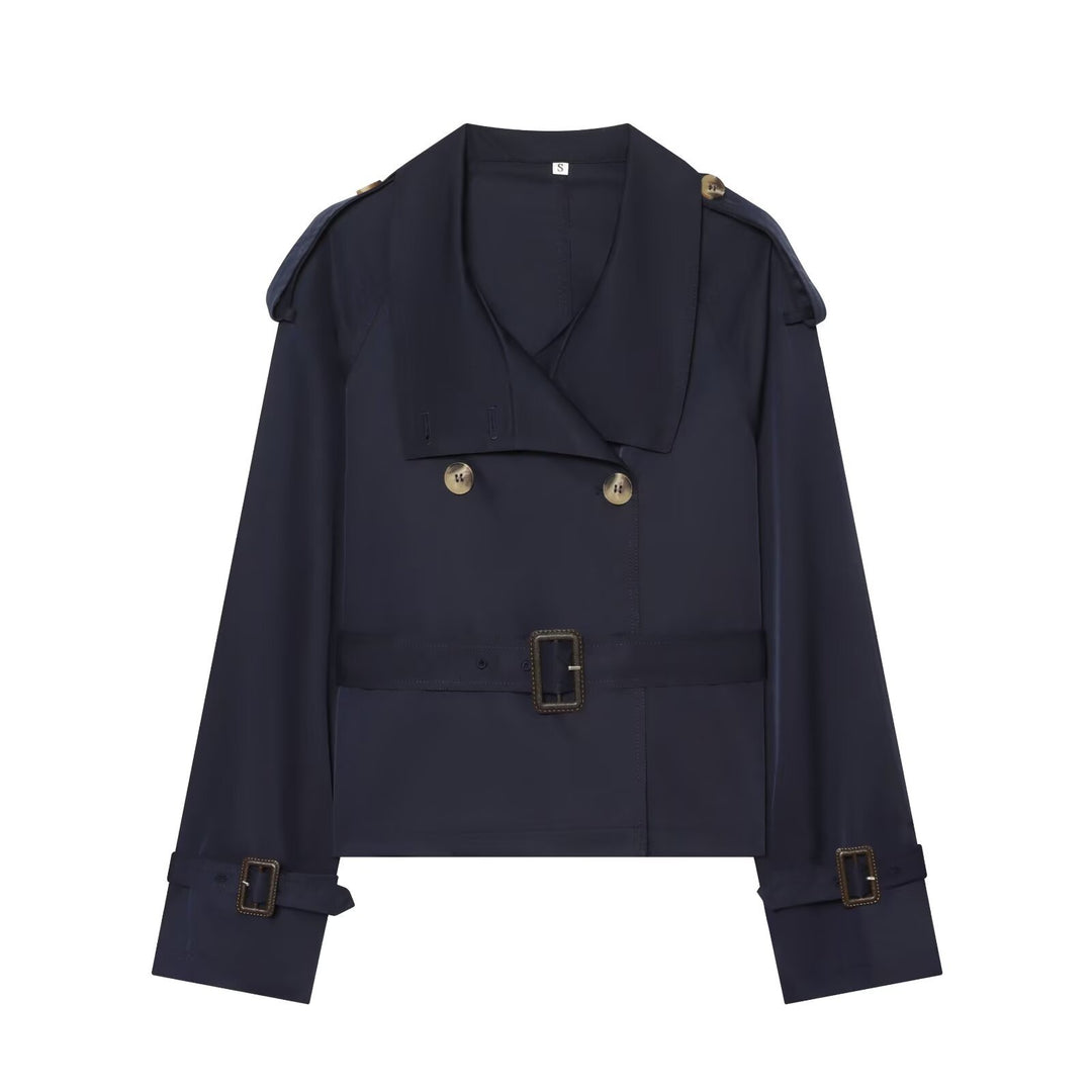 Damen Kurztrench im Boxy‑Stil mit doppelreihigem Verschluss, Schnallenärmeln und Taillengürtel Echo Archiv