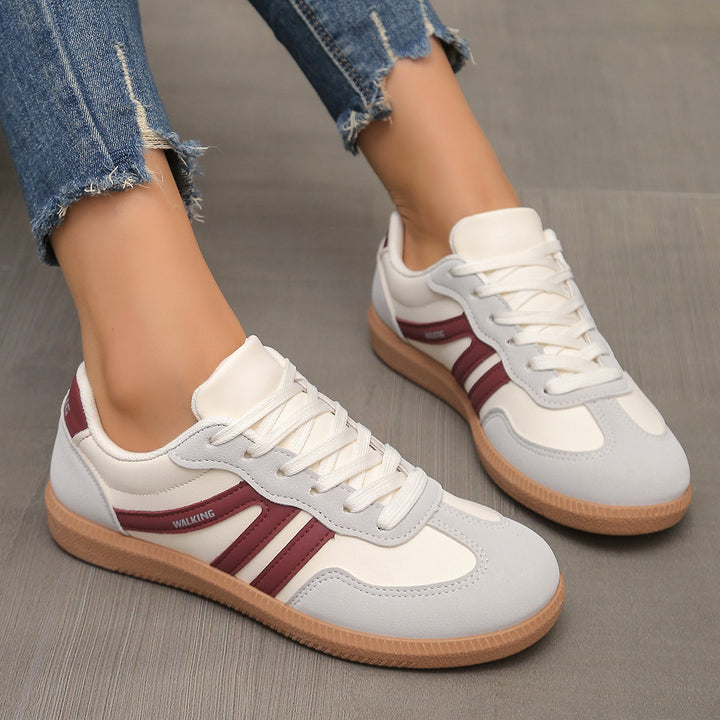 Damen Retro-Sneaker mit Gummisohle, leichtem Textilfutter und Komfortfußbett – Névara