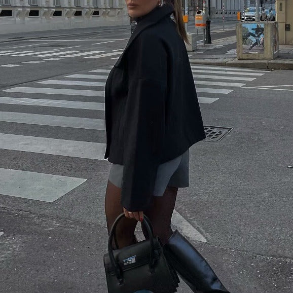 Damen Kurzmantel im Oversize‑Cut mit Doppelreiher und weitem Umschlagkragen Echo Archiv
