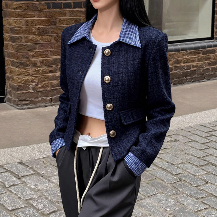 Damen Kurzjacke aus Bouclé mit integrierter Hemdkragen-Optik Echoarchiv