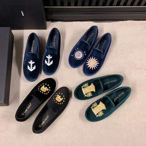 Damen Samt-Slipper mit Sonnenstickerei und goldener Absatzkappe Echo Archiv
