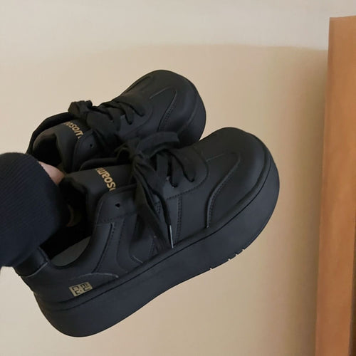 Damen Plateausneaker im Clean‑Chunky‑Design mit extra hoher EVA‑Plateausohle und gepolstertem Komfortkragen – Névara