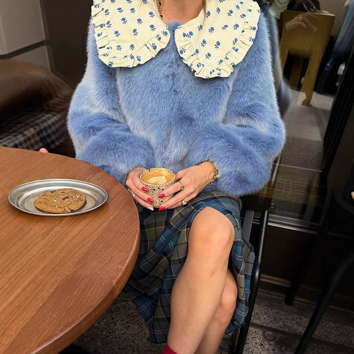 Damen Kurze Kunstpelzjacke mit markantem Häkelkragen Echoarchiv