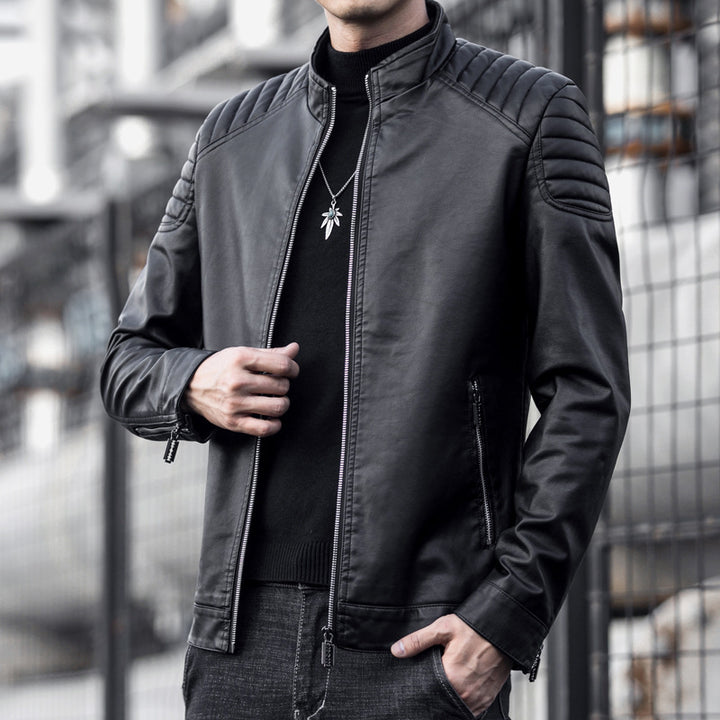 Herren Lederoptik-Bomberjacke mit gesteppter Schulterpartie und Stehkragen – Brevano