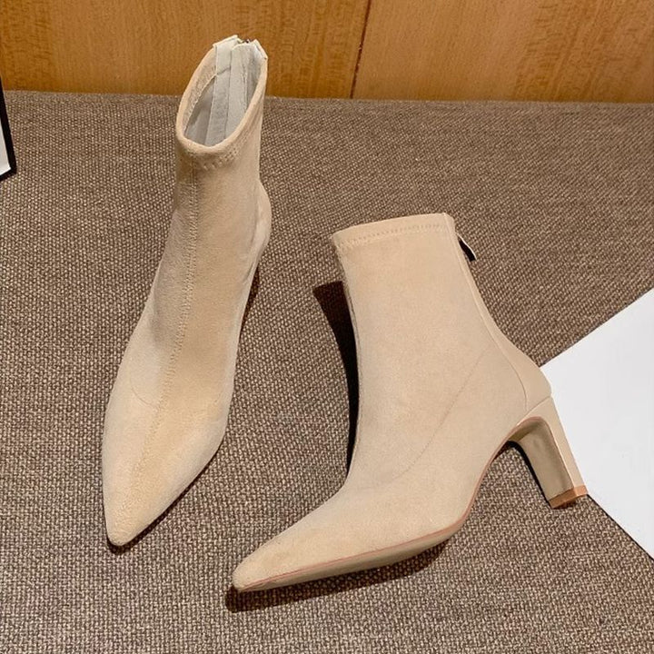 Damen Stretch‑Ankleboots mit schmaler Spitze und sculpted Blockabsatz Echo Archiv
