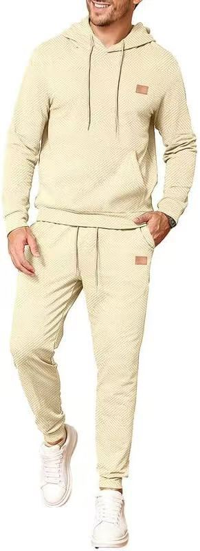 Herren Sportliches Lounge-Set mit stylischer Kapuze und praktischen Taschen Echoarchiv