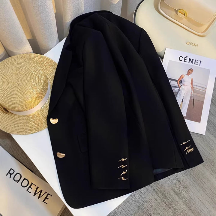 Damen Eleganter Blazer mit goldenen Details Echoarchiv