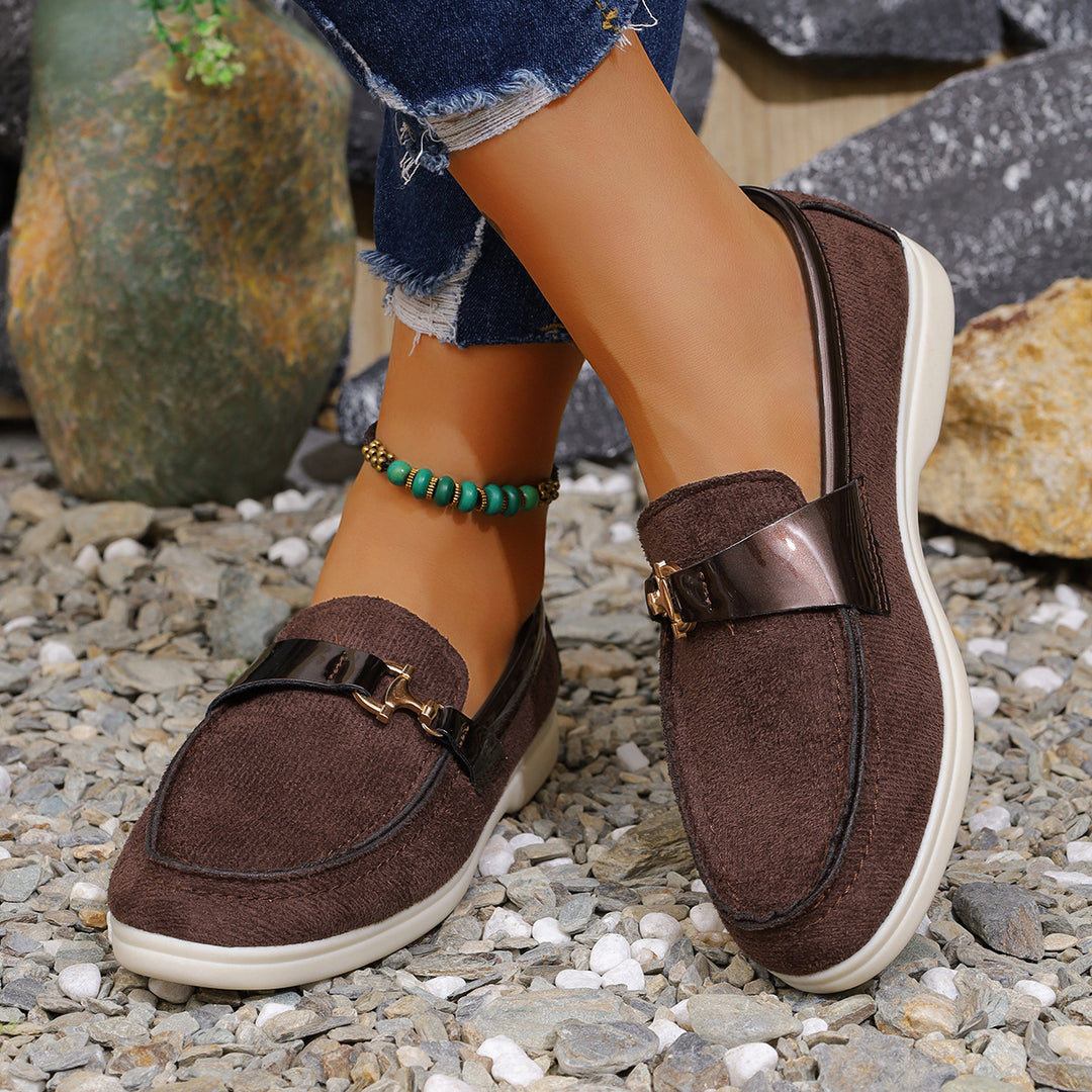 Damen elegante Veloursleder-Slipper mit dekorativer Metall-Hardware und flexibler Leichtlaufsohle Echo Archiv