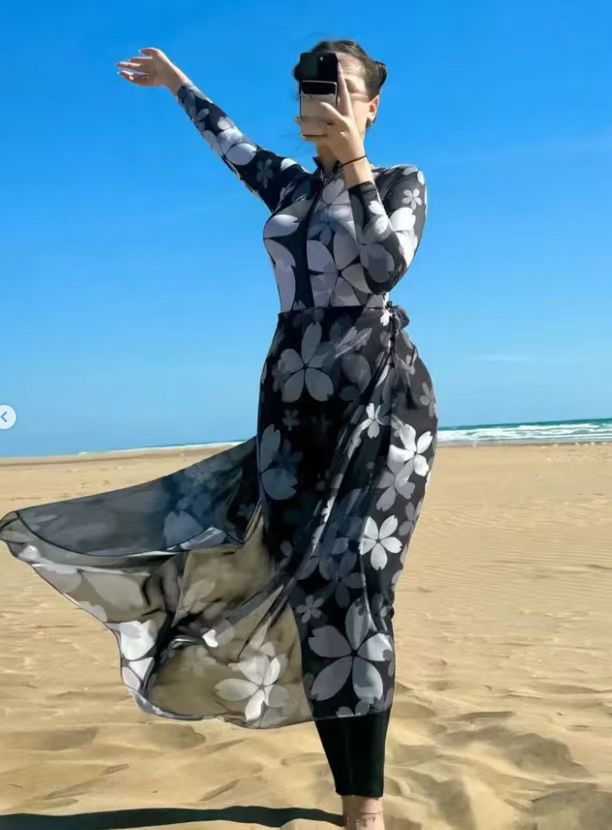 Damen Elegantes und fließendes Strandkleid Echo Archiv
