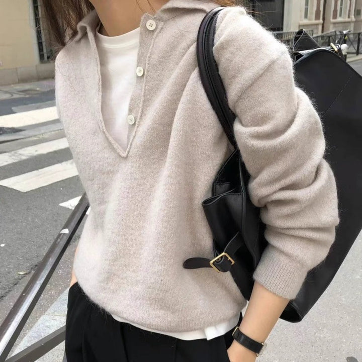 Damen Weicher Kapuzenpullover im Mohair‑Look mit tiefem V‑Ausschnitt und halber Knopfleiste Echoarchiv