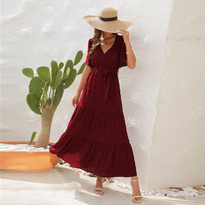 Damen Maxikleid mit fließendem Schnitt und femininem Wickeldesign Echo Archiv