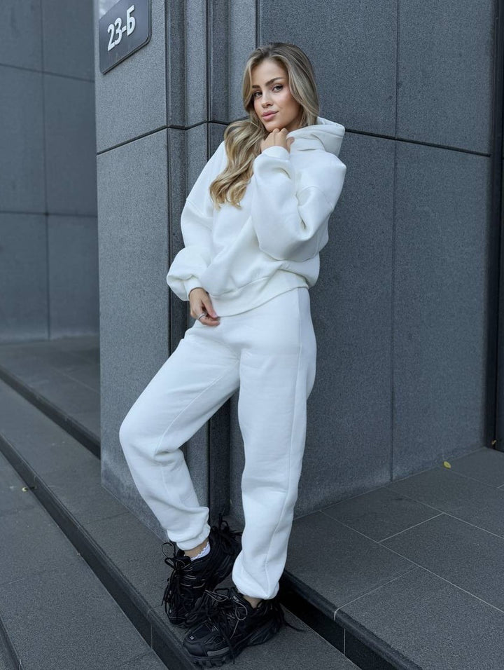 Damen Oversized-Fleece-Sweatset mit Kapuze und konisch zulaufender Jogginghose – Avérine