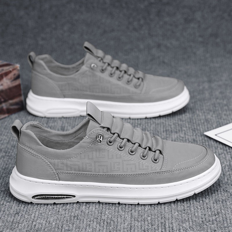 Herren Leichte Sneaker mit niedrigem Schnitt, geprägtem Muster, luftgepolsterter Sohle und gepolstertem Einstieg Echoarchiv