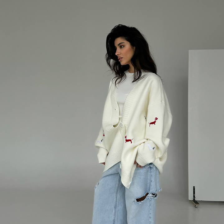 Damen Oversized Strickcardigan mit gestickten Dackelmotiven – Veloura