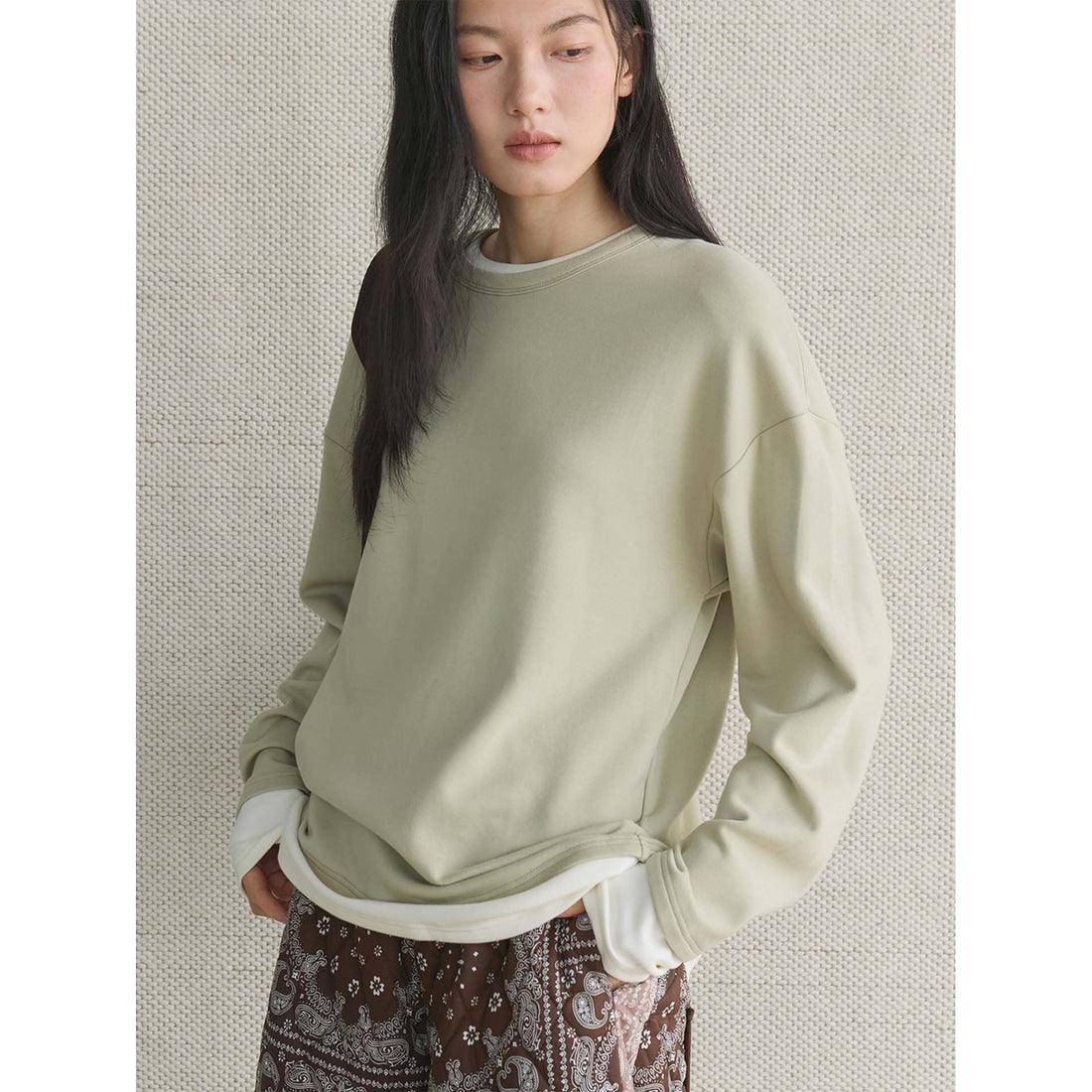 Damen Lässiges Layering‑Sweatshirt mit Rundhalsausschnitt und überschnittener Schulter Echoarchiv