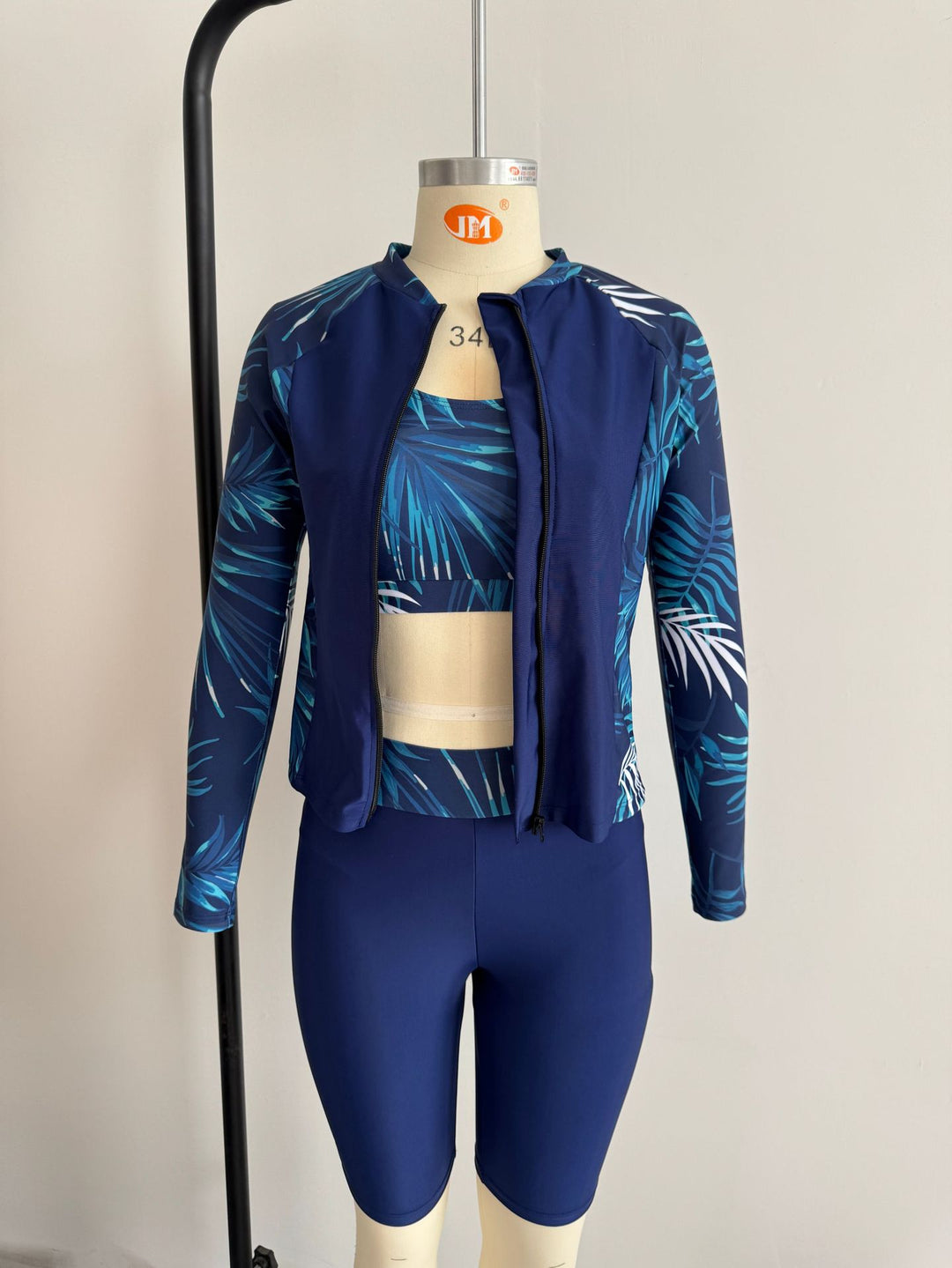Damen Sportlicher Oberteil und Shorts Set Echo Archiv