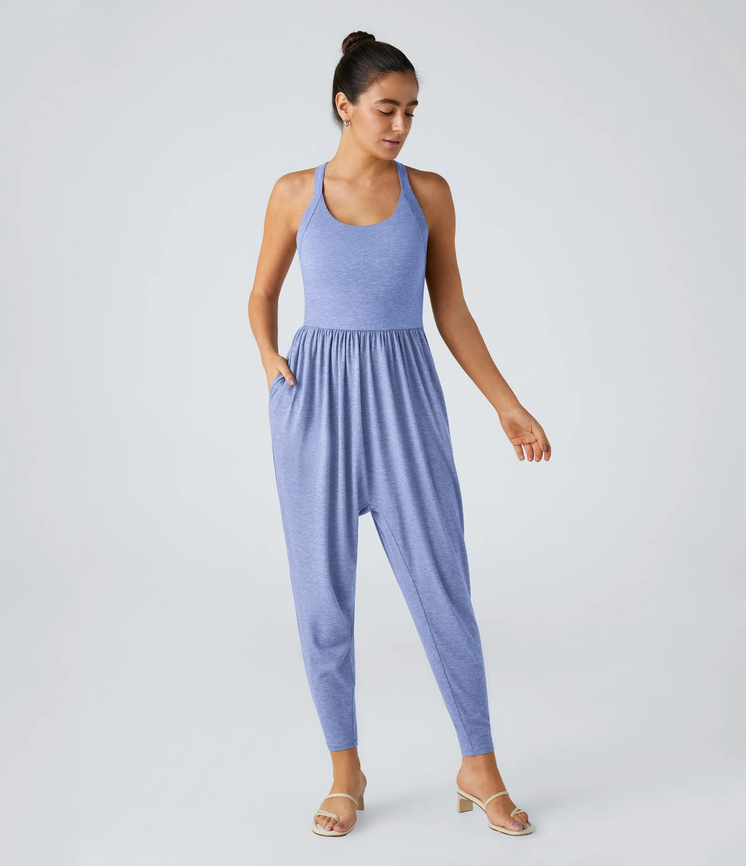 Damen nan lässiger Jersey-Overall mit Racerback, smockierter Taille und seitlichen Eingrifftaschen Echo Archiv