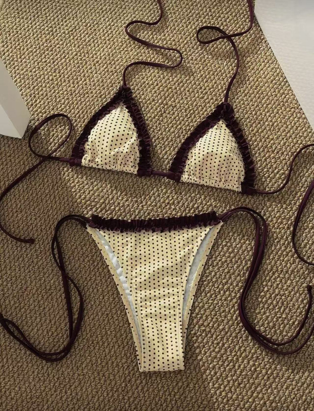 Damen Bikini-Set mit verspieltem Karomuster und charmanten Rüschendetails Echo Archiv