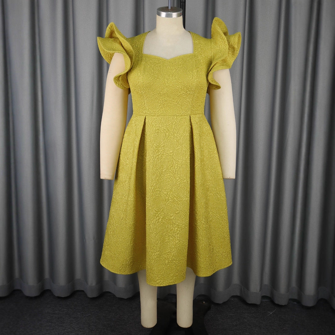 Damen Elegantes Cocktailkleid mit voluminösen Rüschensäumen Echo Archiv