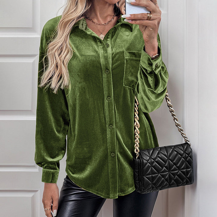 Damen Samtbluse mit Brusttasche, legerer Hemdkragen und Knopfleiste – Élovi