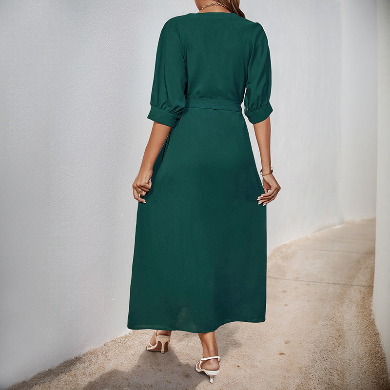 Damen Midikleid mit durchgehender Knopfleiste, V-Ausschnitt und D-Ring-Taillengürtel Echoarchiv