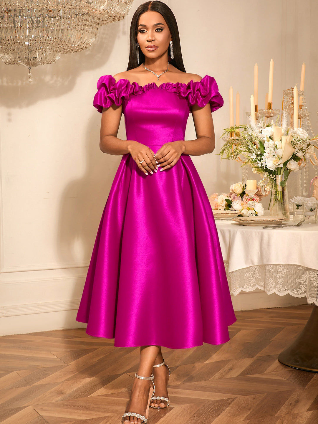 Damen Cocktailkleid mit schulterfreiem Design und voluminösen Rüschendetails Echo Archiv