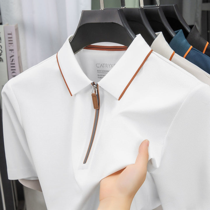Herren Polohemd mit modernem Stehkragen und innovativer Reißverschlusslösung Echoarchiv