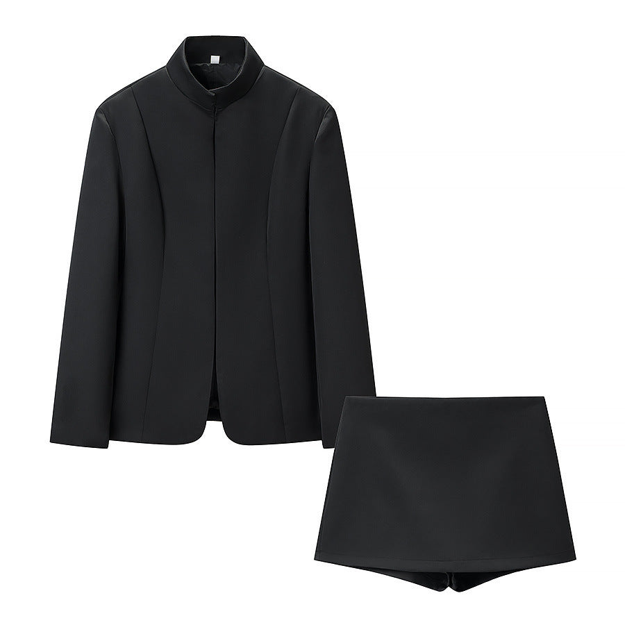 Damen Taillierte Blazerjacke mit Stehkragen und passendem Shorts-Rock Set Echo Archiv