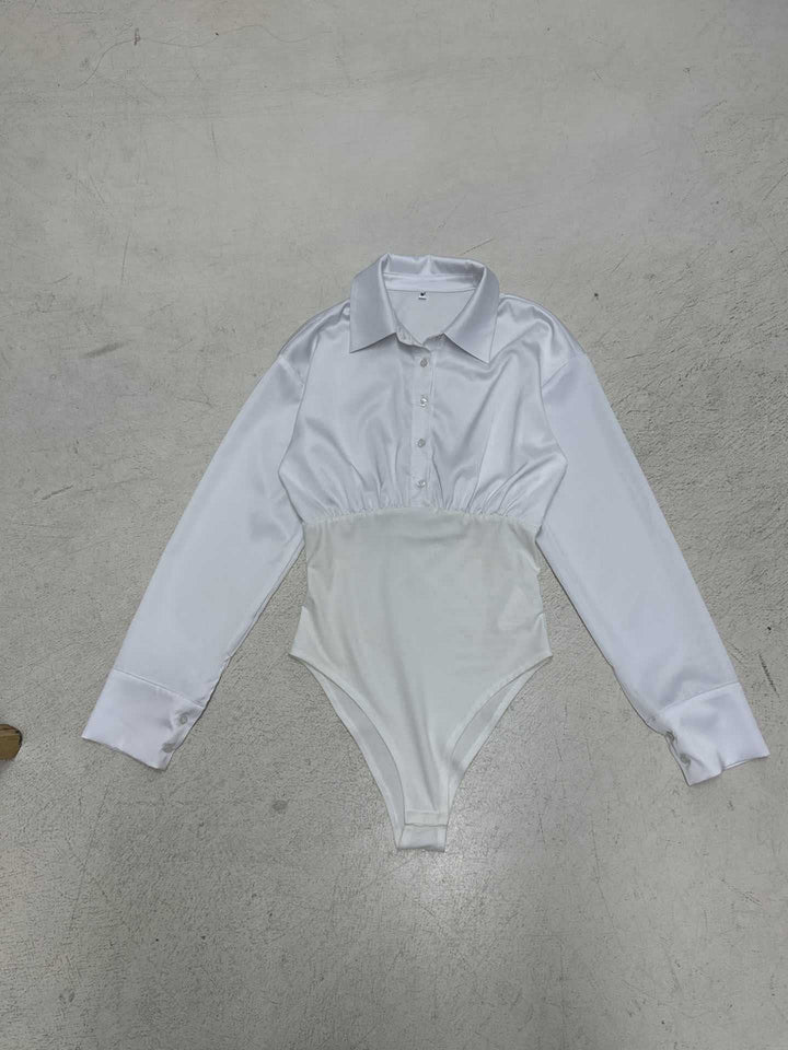 Damen eleganter Bodysuit mit feinem Kragen und Knopfdetails Echo Archiv