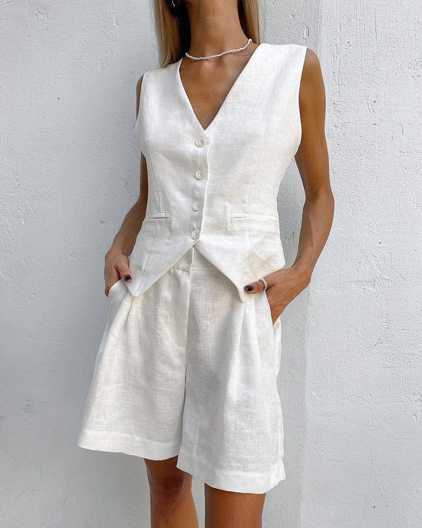 Damen luftiges Leinen-Set mit ärmellosem Blazer und Shorts Echoarchiv