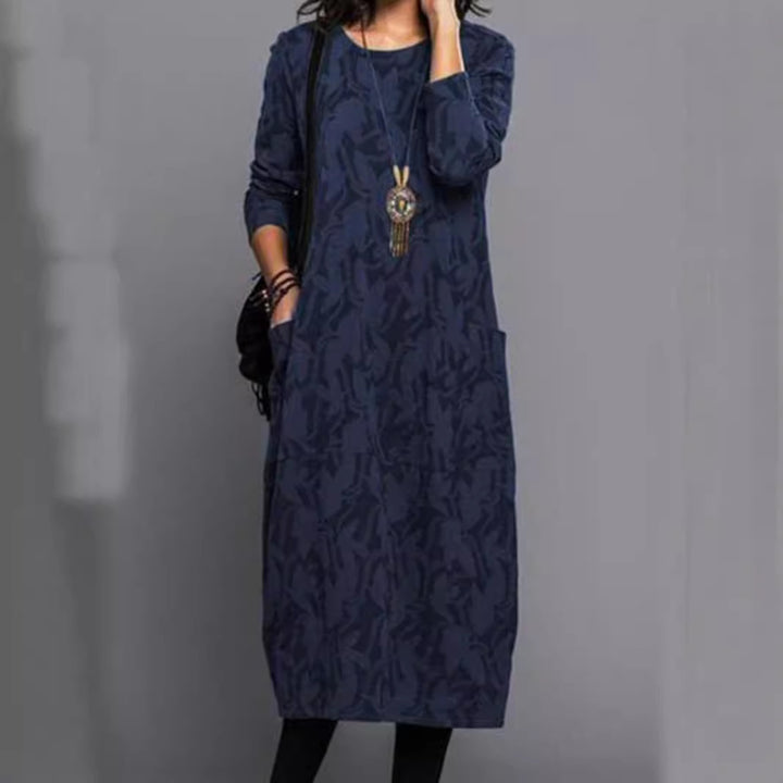 Damen nan locker geschnittenes Midikleid aus Feinstrick mit Ton-in-Ton-Jacquard, Rundhalsausschnitt und seitlichen Eingrifftaschen Echo Archiv