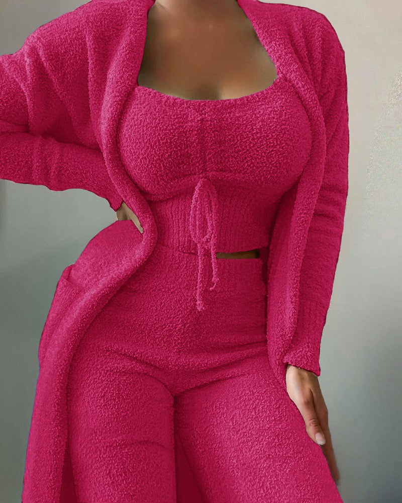 Damen nan luxuriöses Teddy-Fleece Lounge-Set mit Longcardigan, gerafftem Cropped-Bustier und Highwaist-Hose Echo Archiv