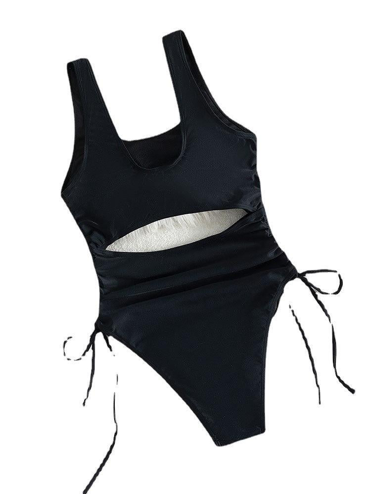 Damen Stylish Einteiler Badeanzug mit frechem Cut-Out Design Echo Archiv
