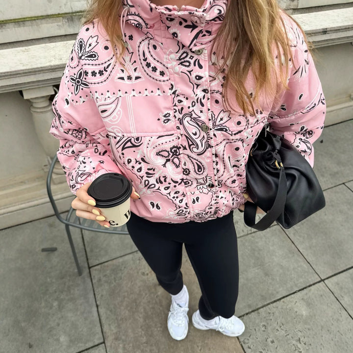 Damen Bedruckte Kapuzen-Übergangsjacke mit Bandana‑Print und Kängurutasche Echoarchiv