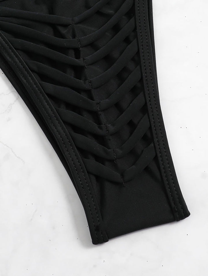Damen Triangel-Bikini mit innovativem Schnitt und raffinierten Bindeakzenten Echo Archiv