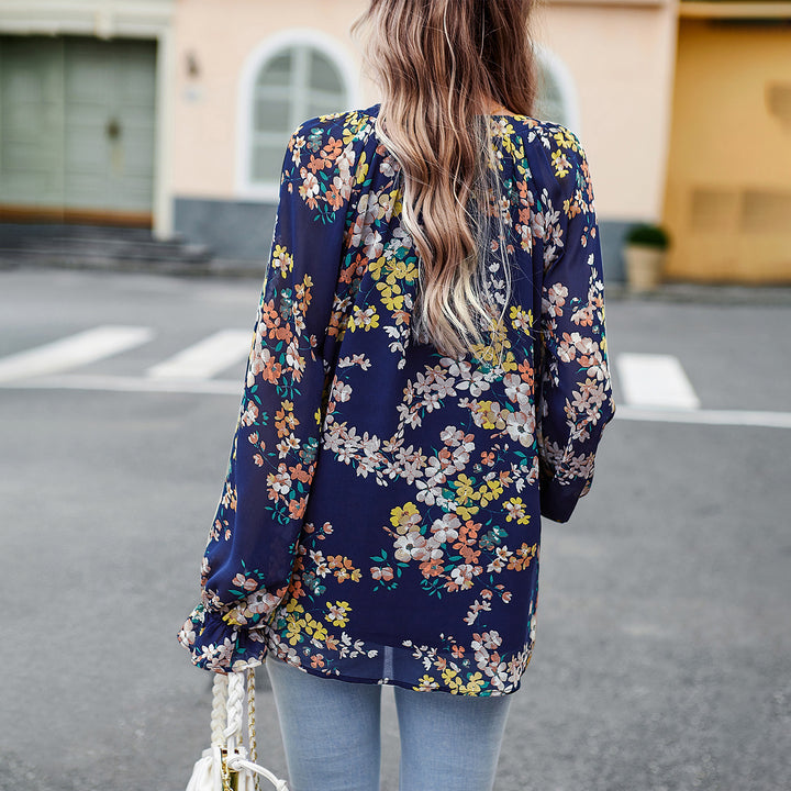 Damen nan Chiffon-Bluse mit floralem Alloverprint, V-Ausschnitt, Knopfleiste und gebundenen Manschetten Echo Archiv