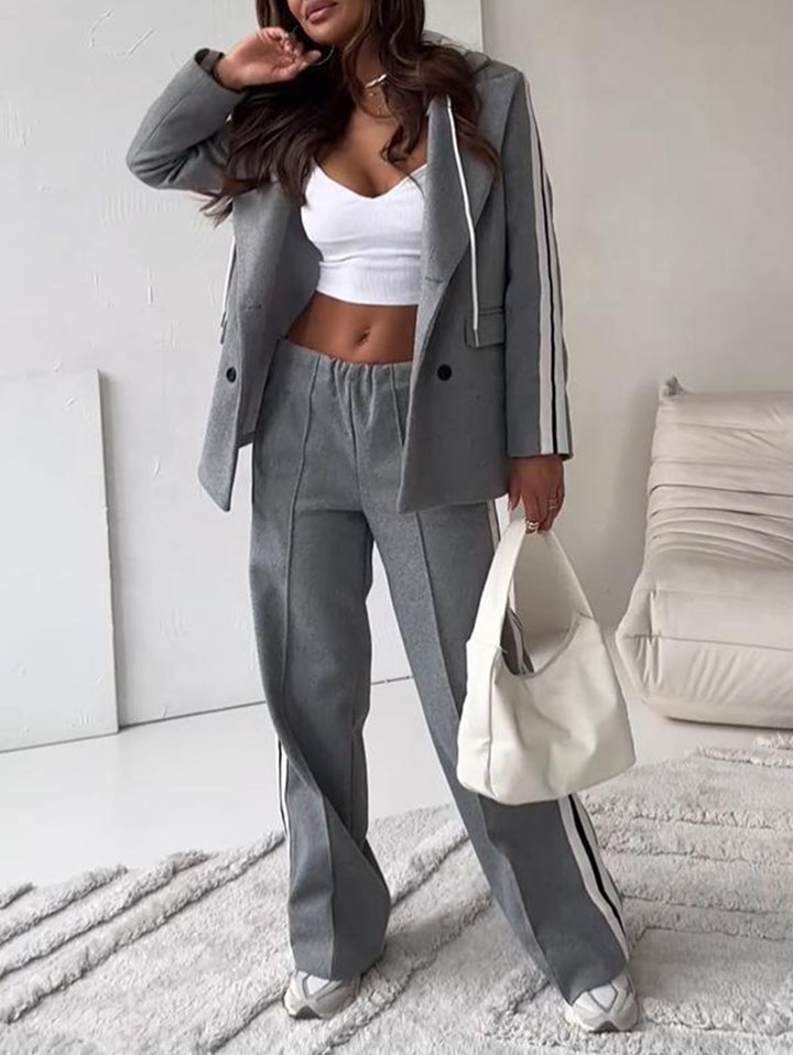Damen nan sportlich-elegantes Blazer-Zweiteiler mit Kapuzenblazer und weiter Trainingshose mit seitlichem Streifen Echo Archiv