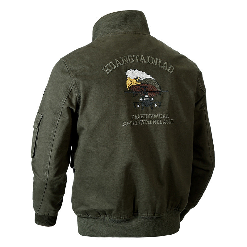 Herren nan retro-inspirierte Pilotjacke aus robustem Canvas mit gestickten Emblempatches, Multifunktionsärmeltasche und hohem Stehkragen Echo Archiv