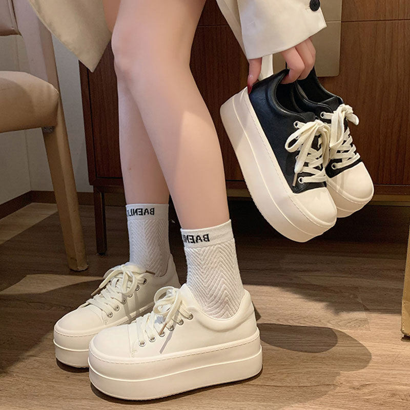Damen Plateausneaker mit modischer Schnürung und komfortablem Innenfutter Echo Archiv