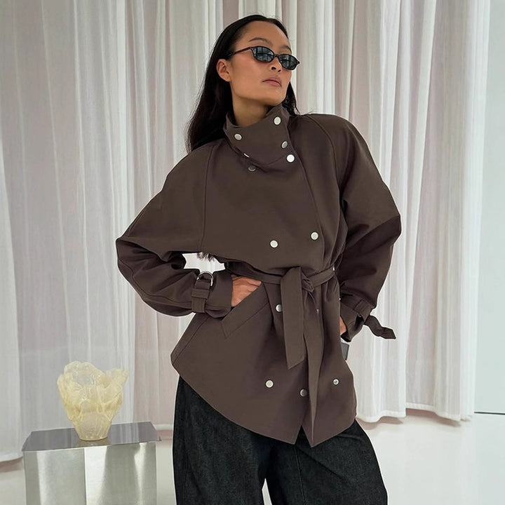 Damen Taillierbarer Oversize Kurztrench mit hohem Stehkragen, Druckknopffront und Bindegürtel Echoarchiv