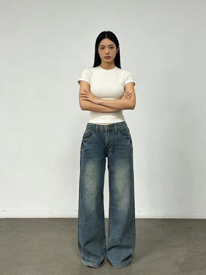 Damen weite High-Waist Jeans mit lässigem Schnitt und individuellen Waschungen Echo Archiv