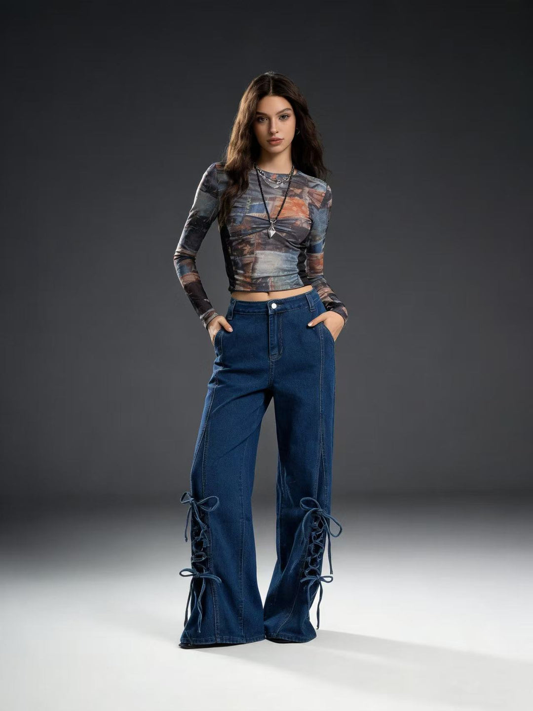 Damen Schlagjeans mit trendigem Schnürdetail und weitem Bein Echo Archiv