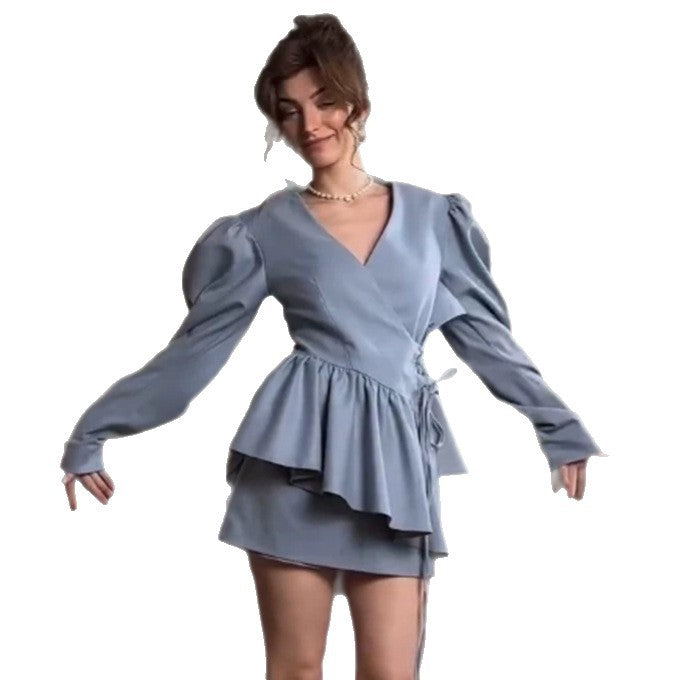 Damen Mini-Kleid mit Volant-Peplum, Puffärmeln und taillierter Silhouette Echoarchiv