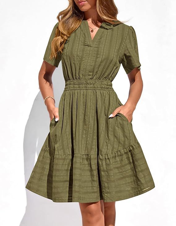 Damen Tailliertes Stufen-Midikleid mit Smokbund, V‑Ausschnitt und Eingrifftaschen Echo Archiv
