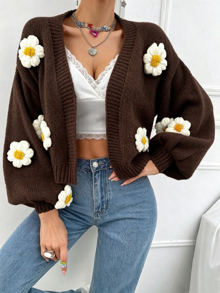 Damen Kurzgeschnittener Grobstrick-Cardigan mit 3D-Blütenapplikationen – Veloura