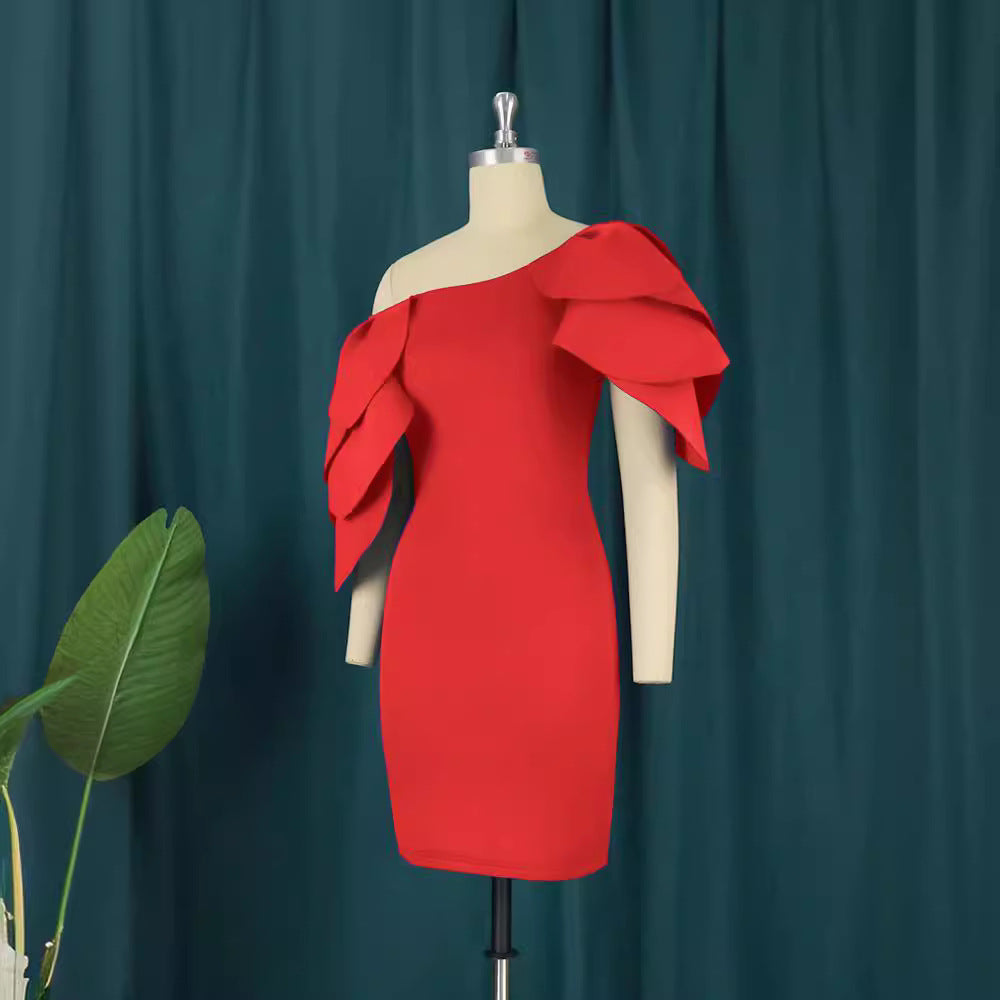 Damen Figurbetontes Kleid mit asymmetrischem Rüschen-Ausschnitt Echo Archiv