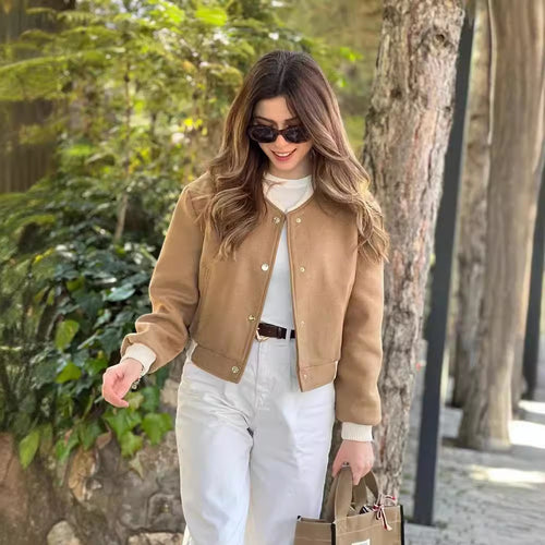 Damen nan cropped College-Bomber mit kontrastbündchen, verdeckter Druckknopfleiste und Leistentaschen Echo Archiv